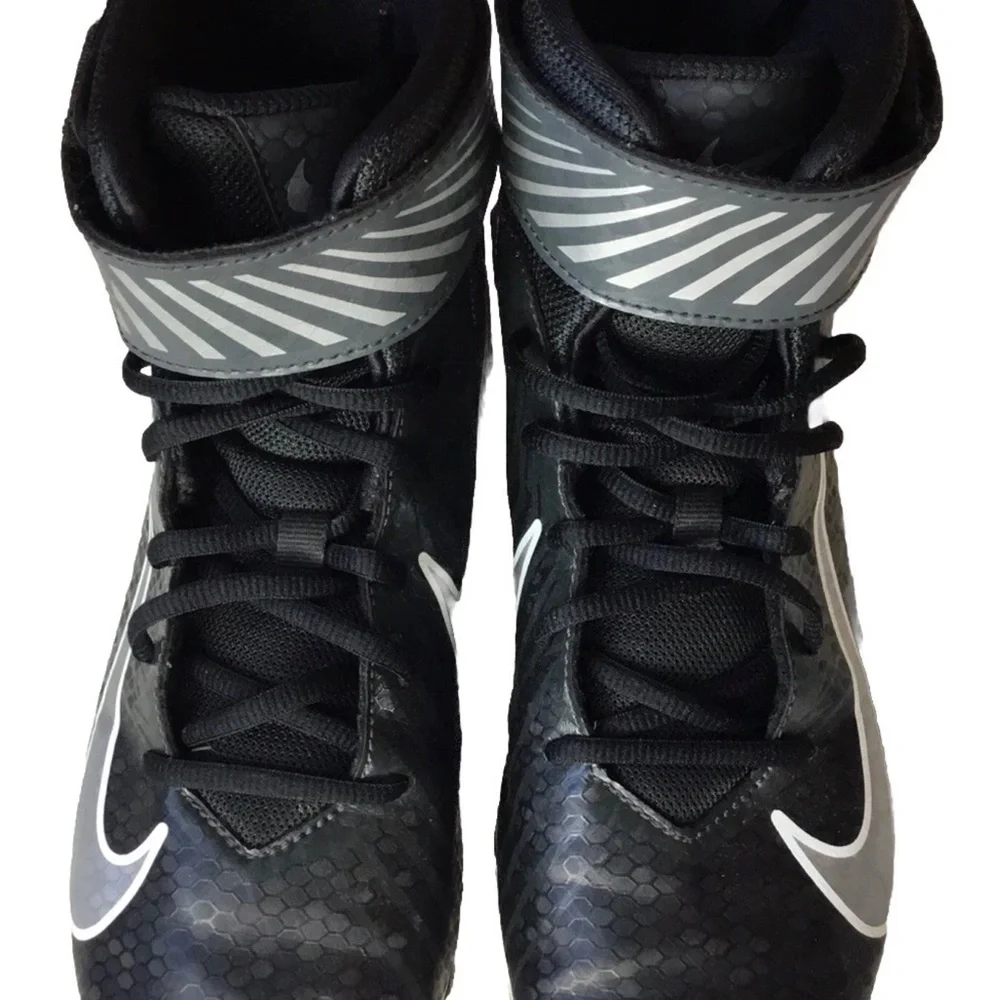 NIKE Boys size 6 Y STRIKE HIGH TOP FOOTBALL CLEATS